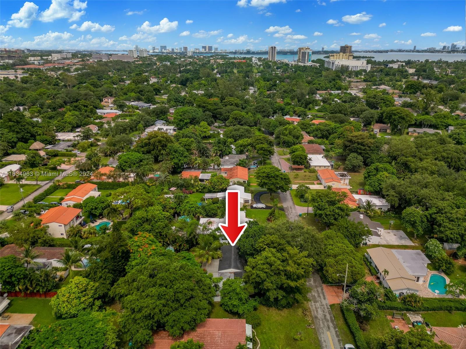 1003 NE 115th St, Biscayne Park, Florida image 37