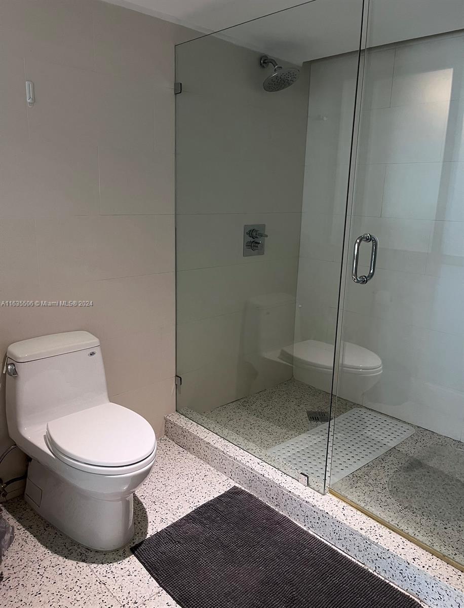 881 Ocean Dr #18B, Key Biscayne FL 33149