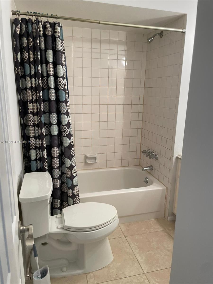 Residential, Largo, Florida image 14