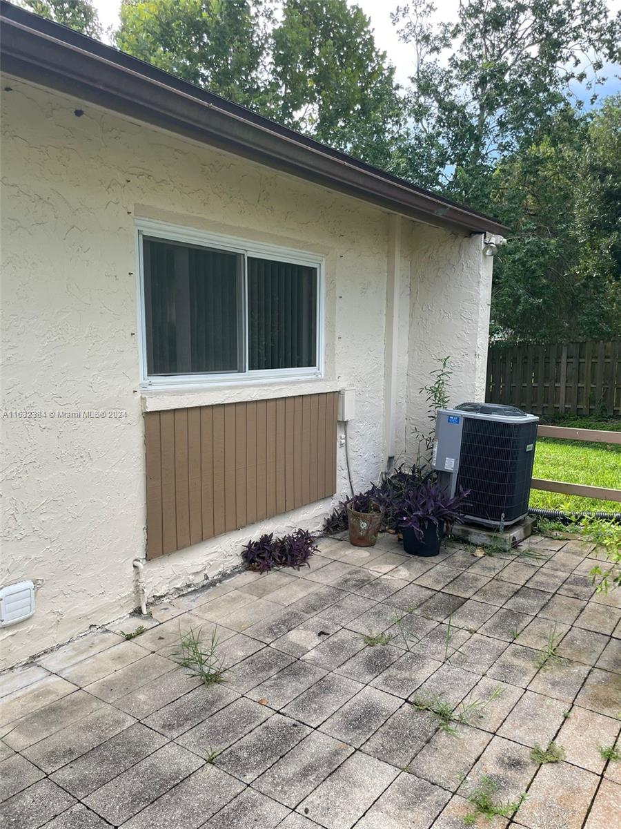 Residential, Largo, Florida image 5