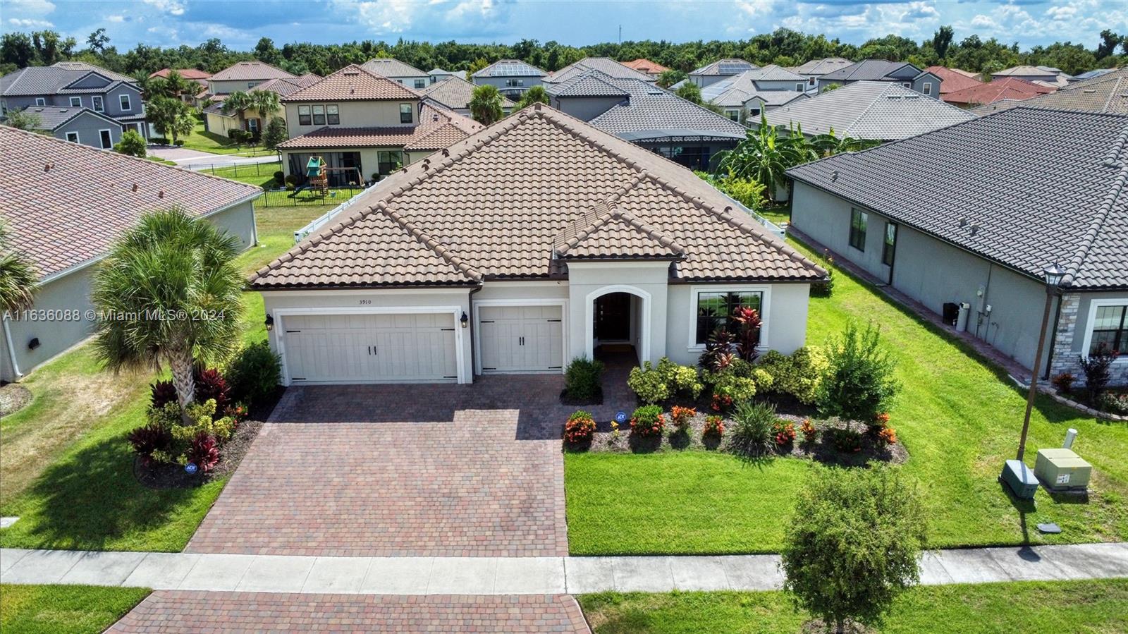 3910 Redfin Place, Kissimmee, Florida image 2