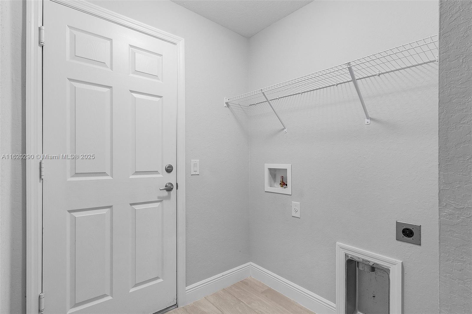 1322 NE 12th Pl, Cape Coral, Florida image 12