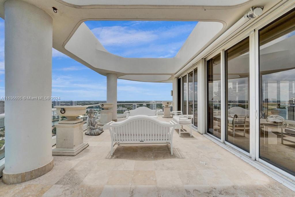 7000 Island Blvd #PH-02, Aventura, Florida image 26
