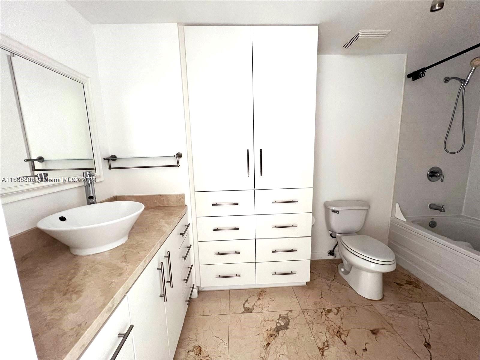 690 SW 1st Ct #2918, Miami FL 33130