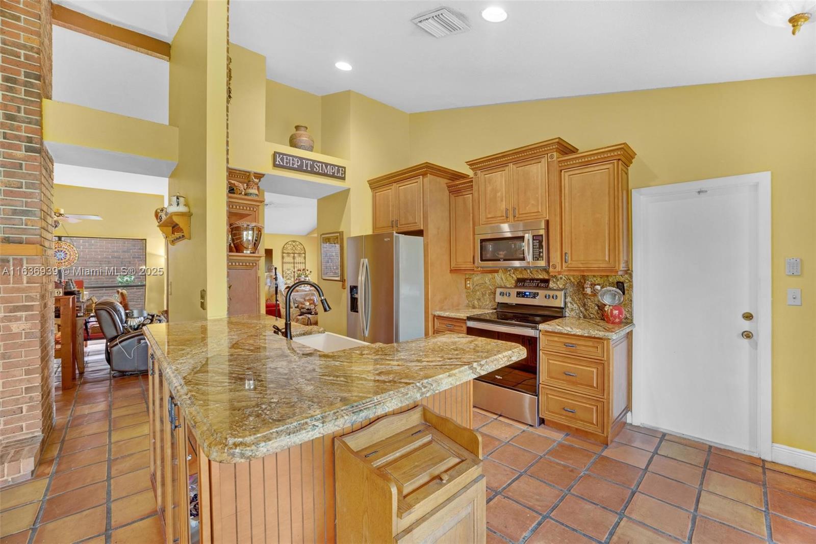 3440 E Point Dr, Cooper City, Florida image 17