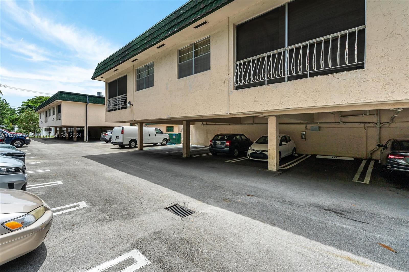 13101 Memorial Hwy #216, North Miami, Florida image 32