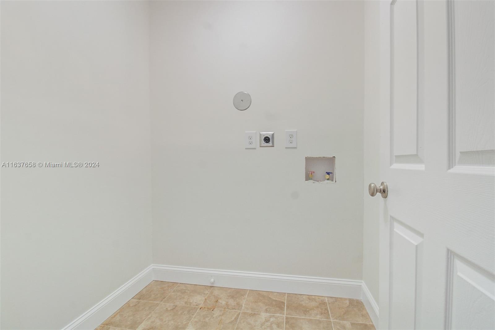 8931 NW 193rd St, Hialeah, Florida image 31