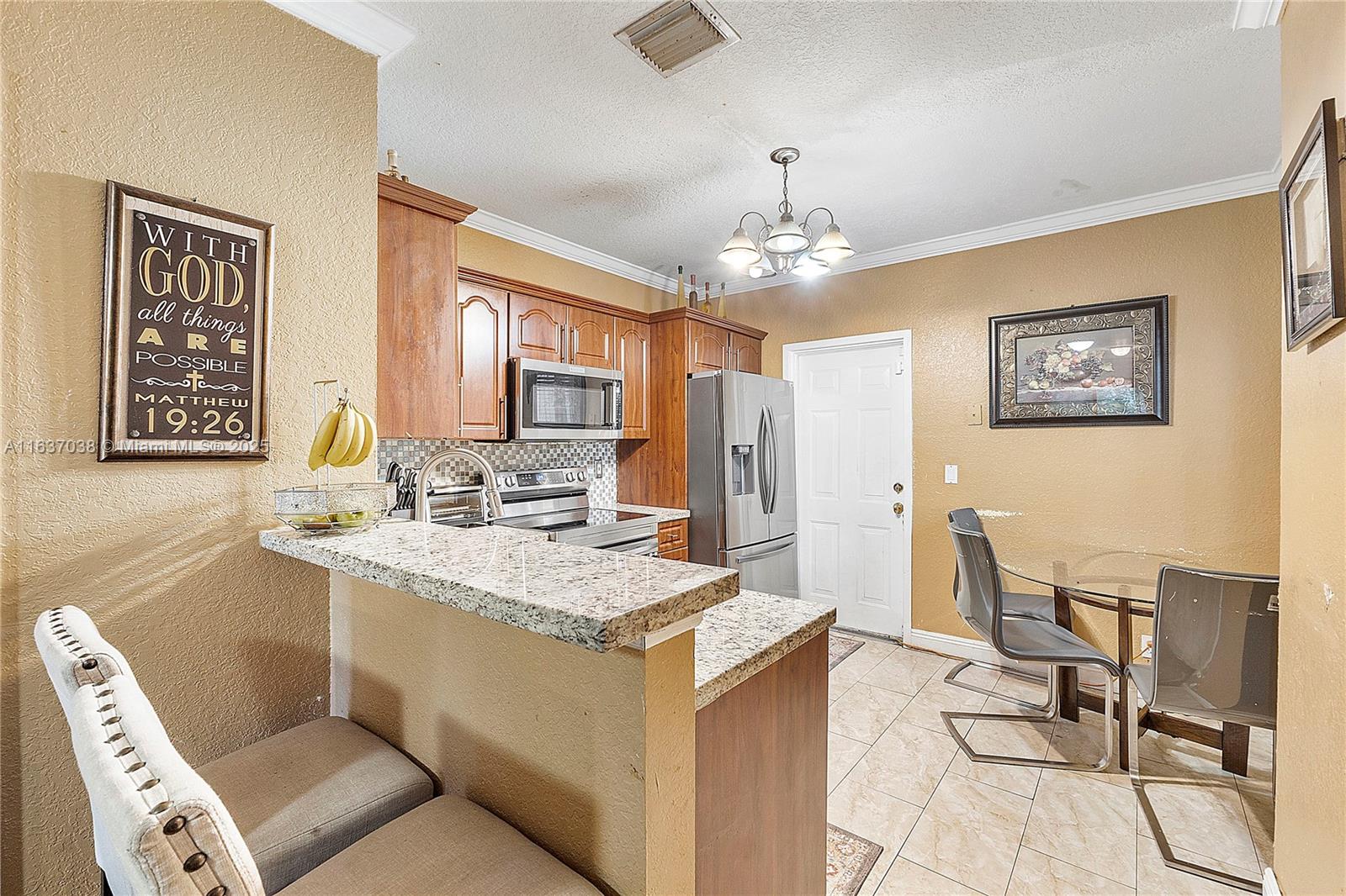 7659 Tamarac Island Circle, Tamarac, Florida image 11
