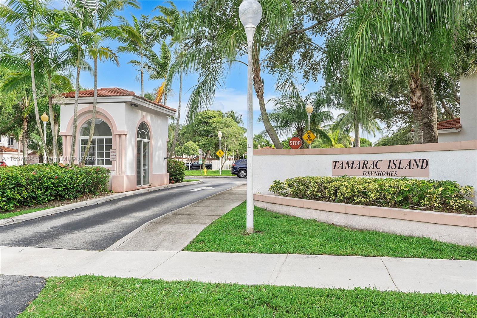 7659 Tamarac Island Circle, Tamarac, Florida image 30