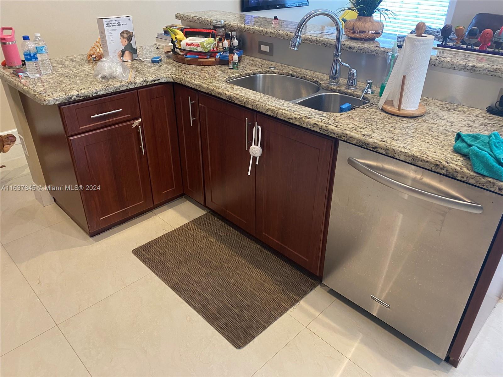 Listing Photo 11