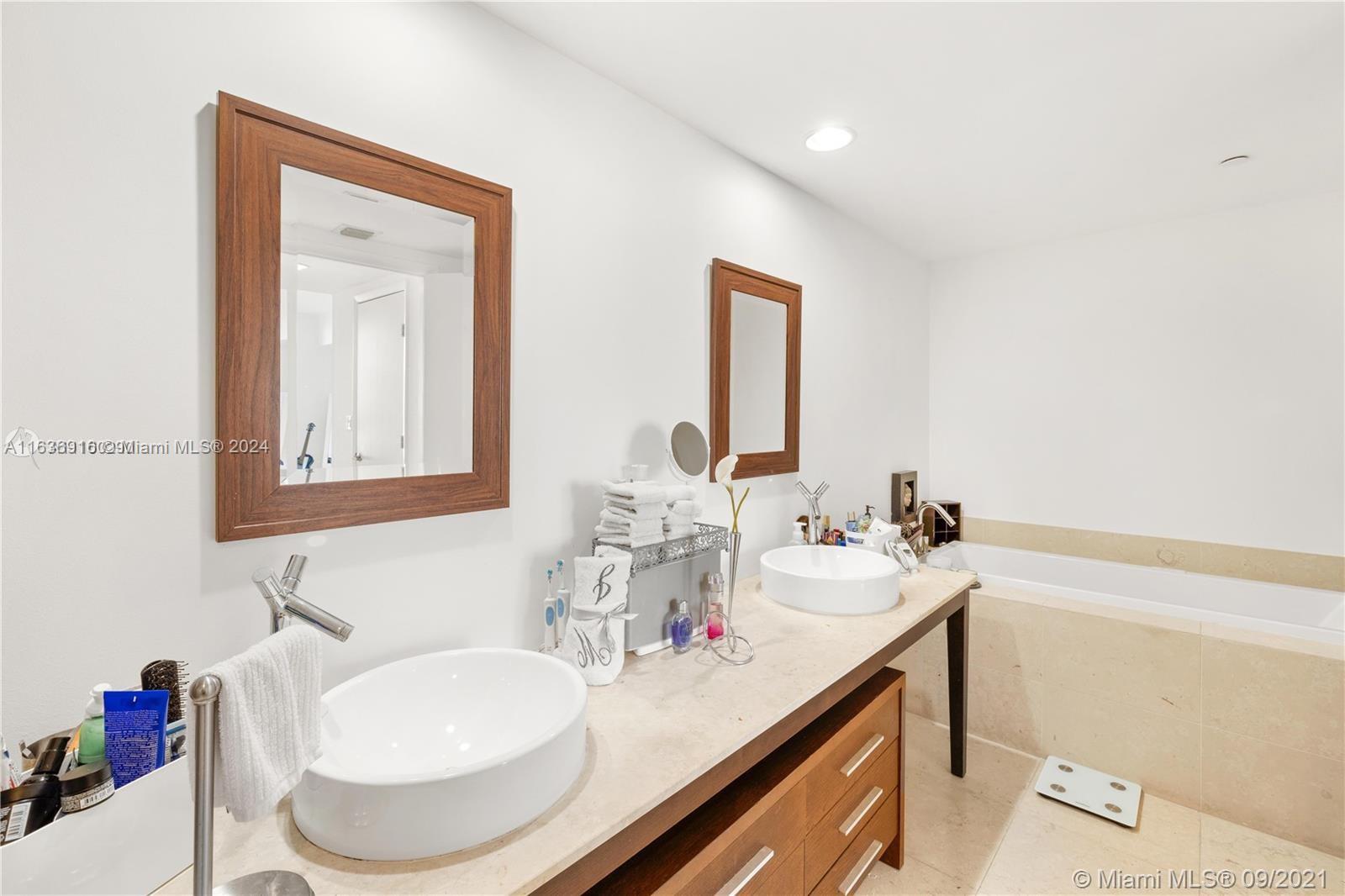495 Brickell Ave #1002, Miami FL 33131