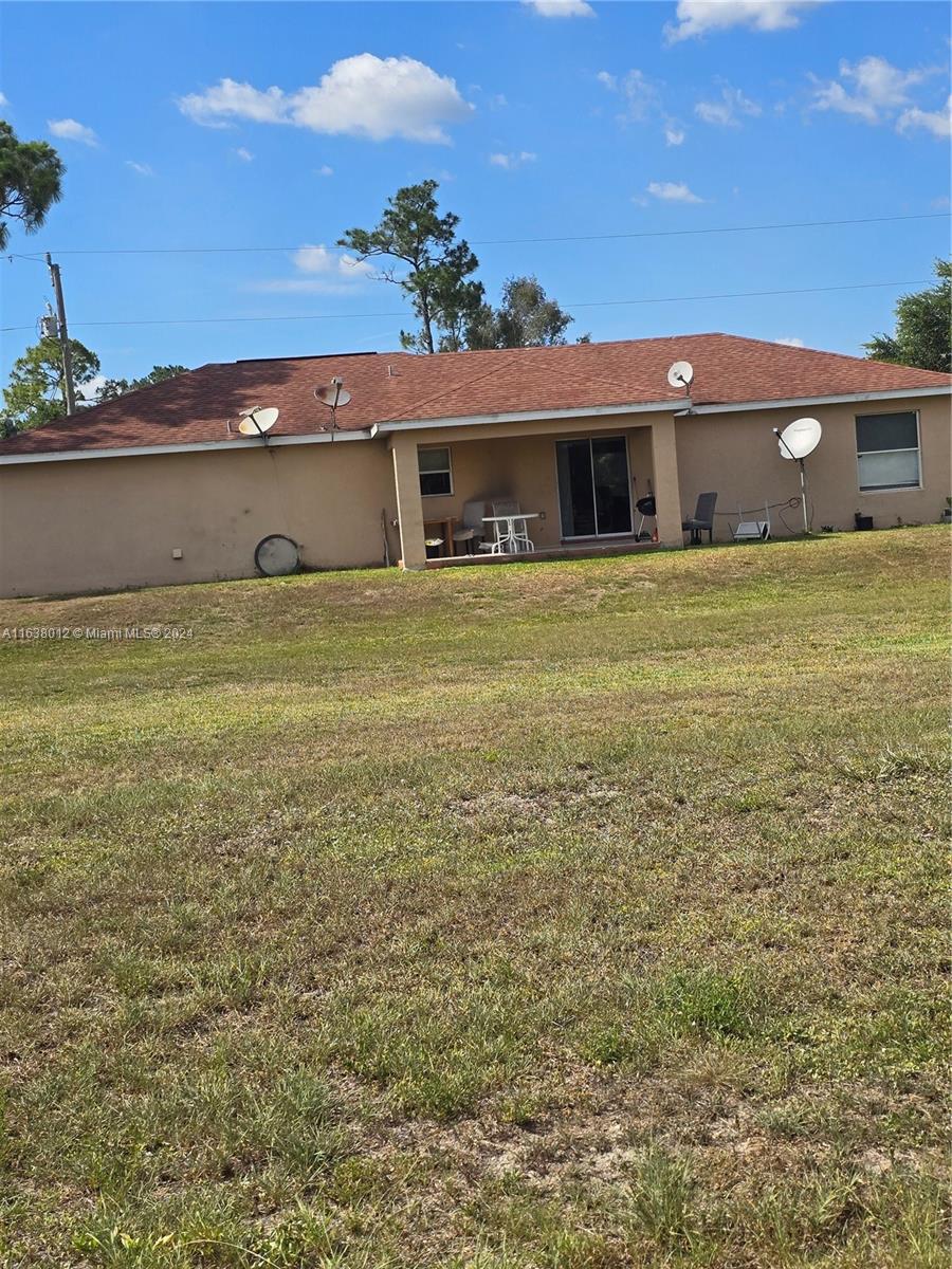 466 Rewing St, Lehigh Acres, Florida image 7