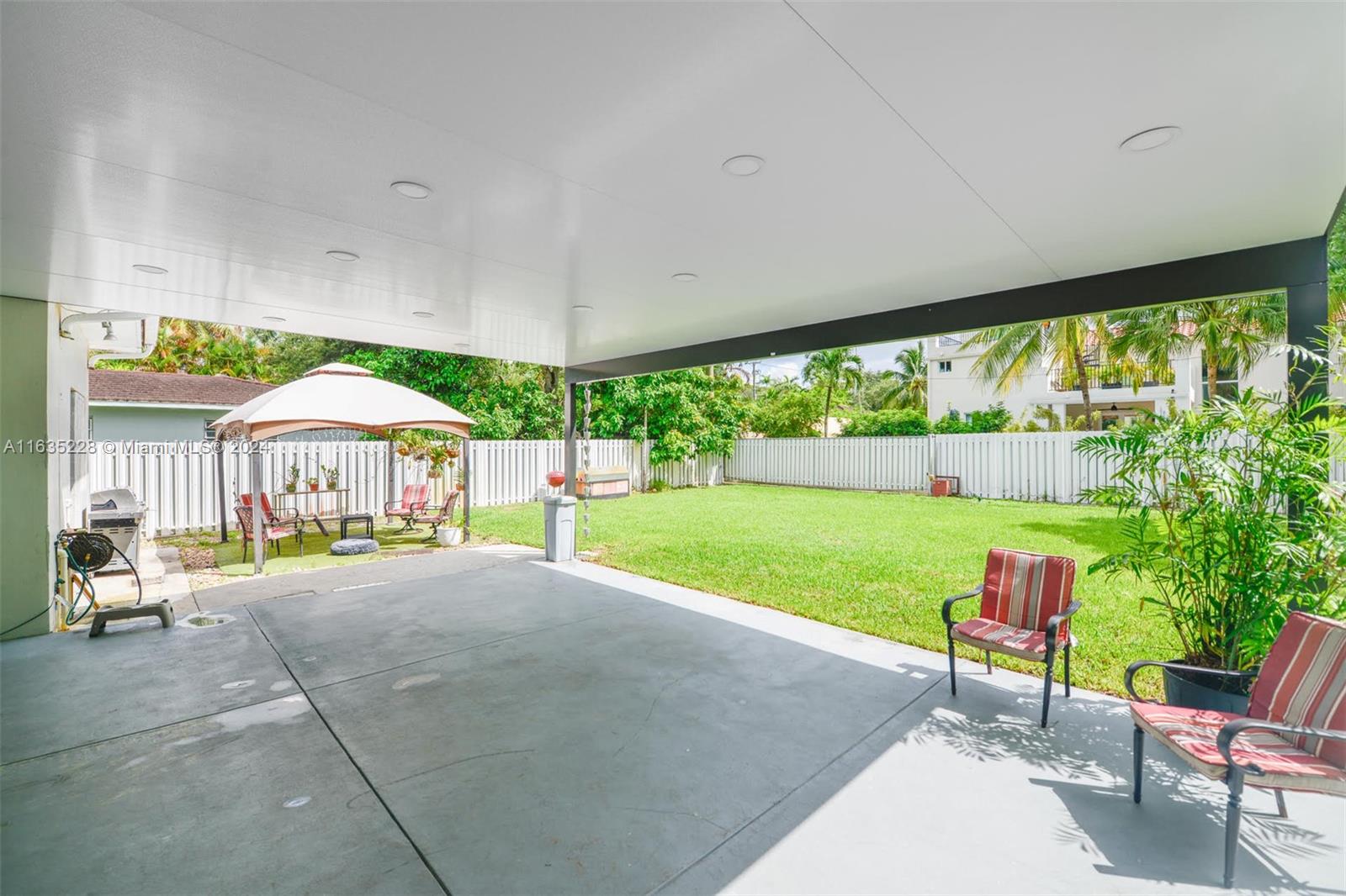 231 Deer Run, Miami Springs, Florida image 22