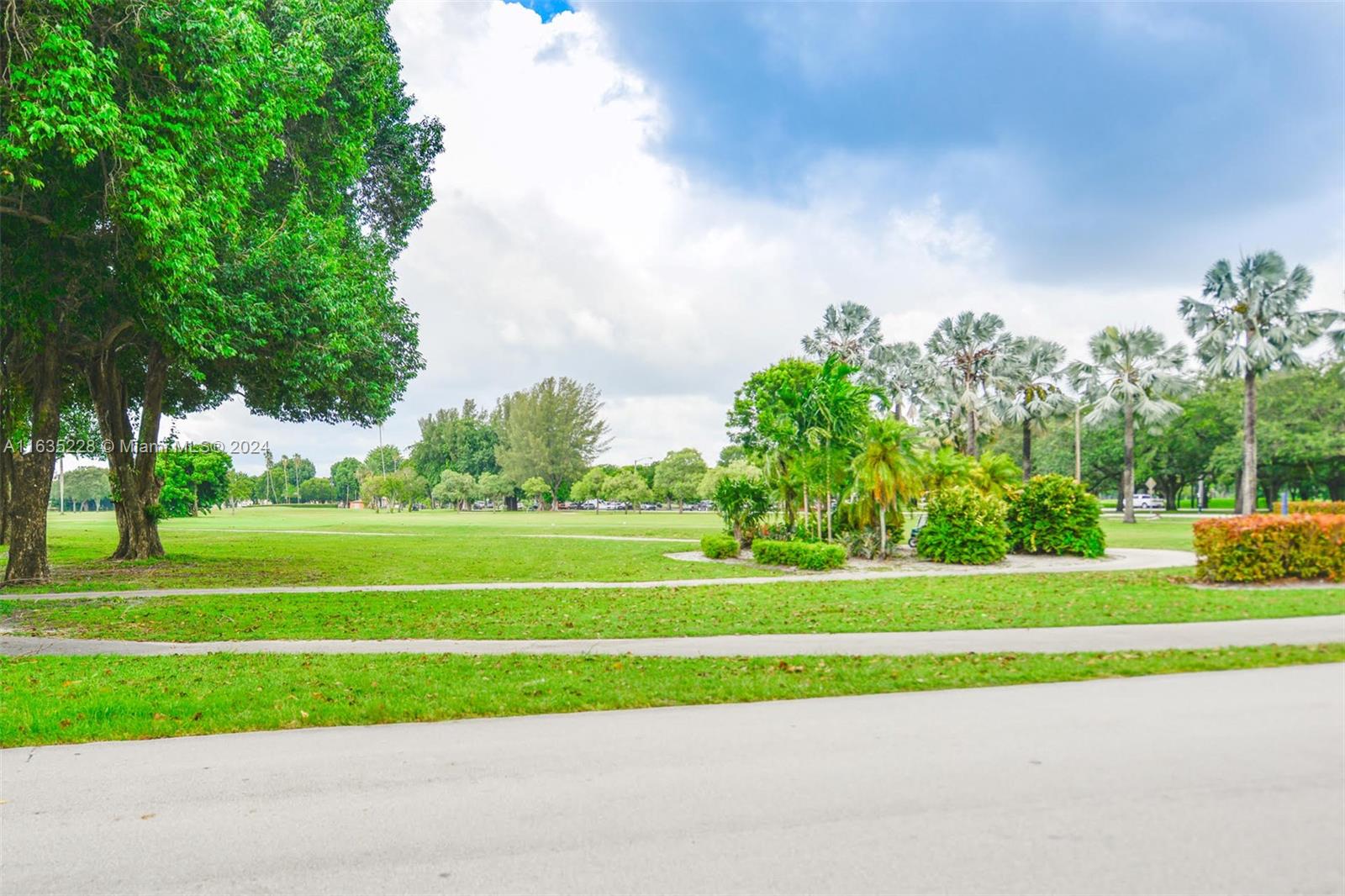 231 Deer Run, Miami Springs, Florida image 25