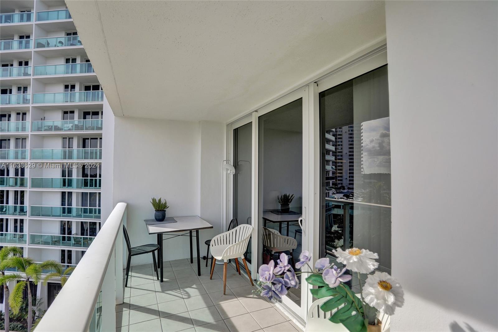 100 Bayview Dr #519, Sunny Isles Beach, Florida image 2