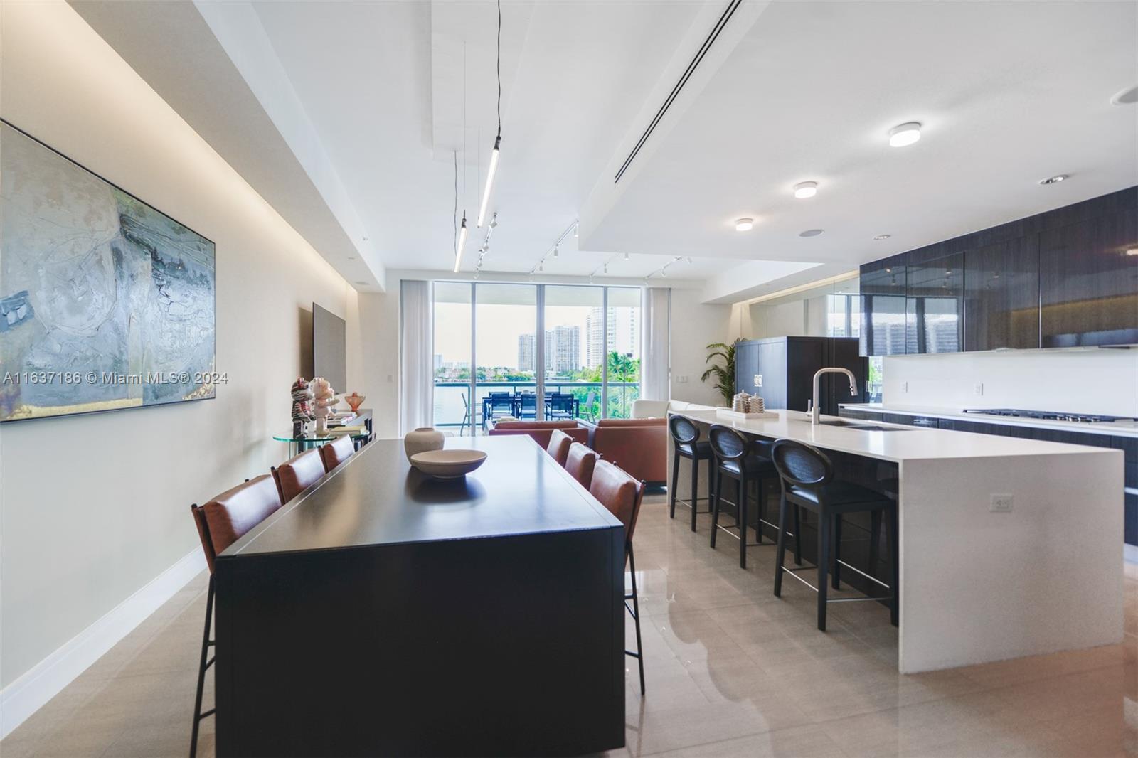 3300 NE 188th St #212, Aventura FL 33180