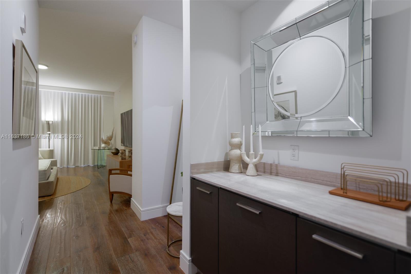 3300 NE 188th St #212, Aventura FL 33180