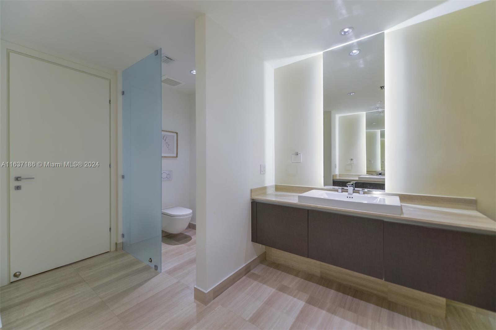 3300 NE 188th St #212, Aventura FL 33180
