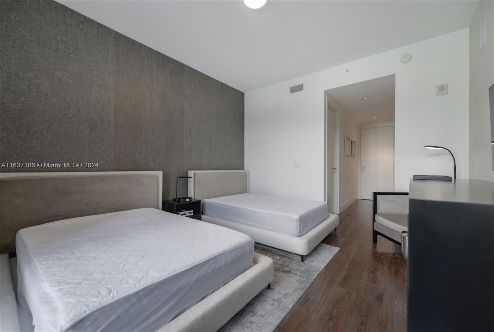 3300 NE 188th St #212, Aventura FL 33180