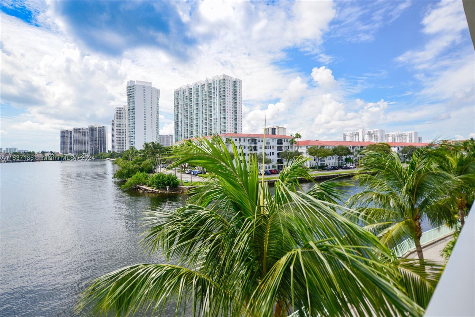 3300 NE 188th St #212, Aventura FL 33180