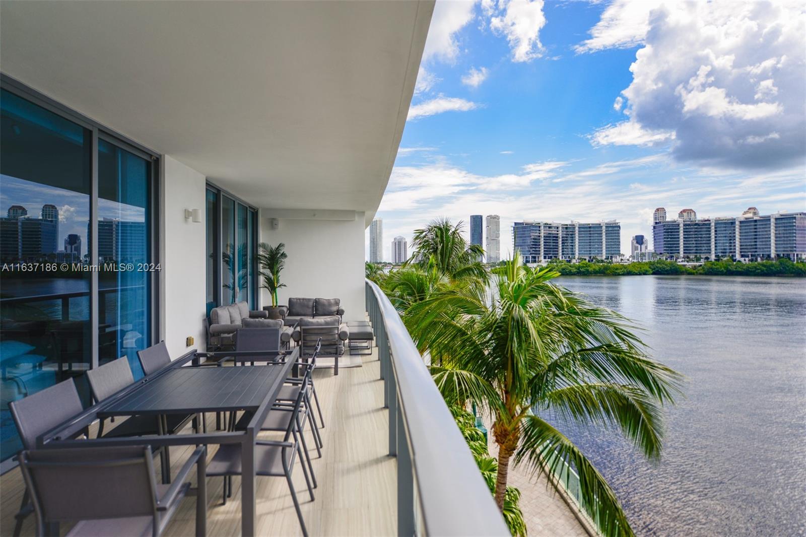 3300 NE 188th St #212, Aventura FL 33180