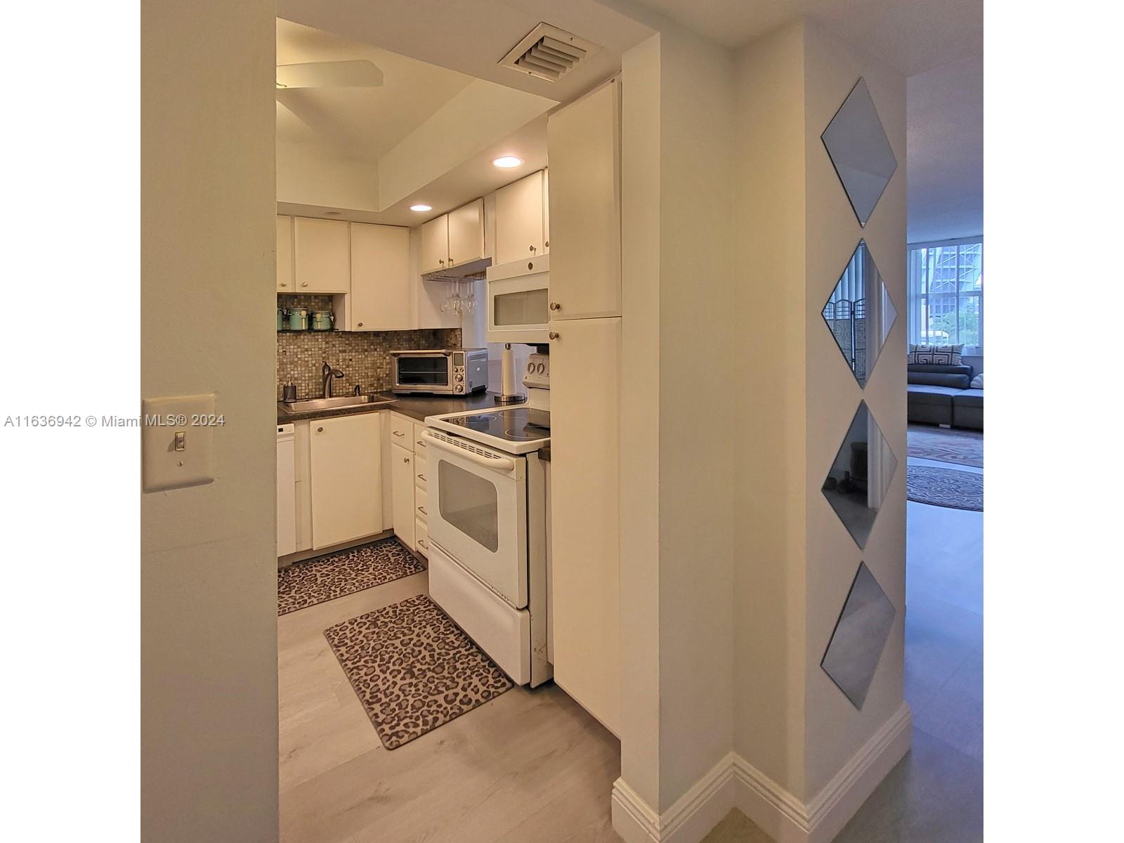 1825 S Ocean Dr #206, Hallandale Beach, Florida image 9