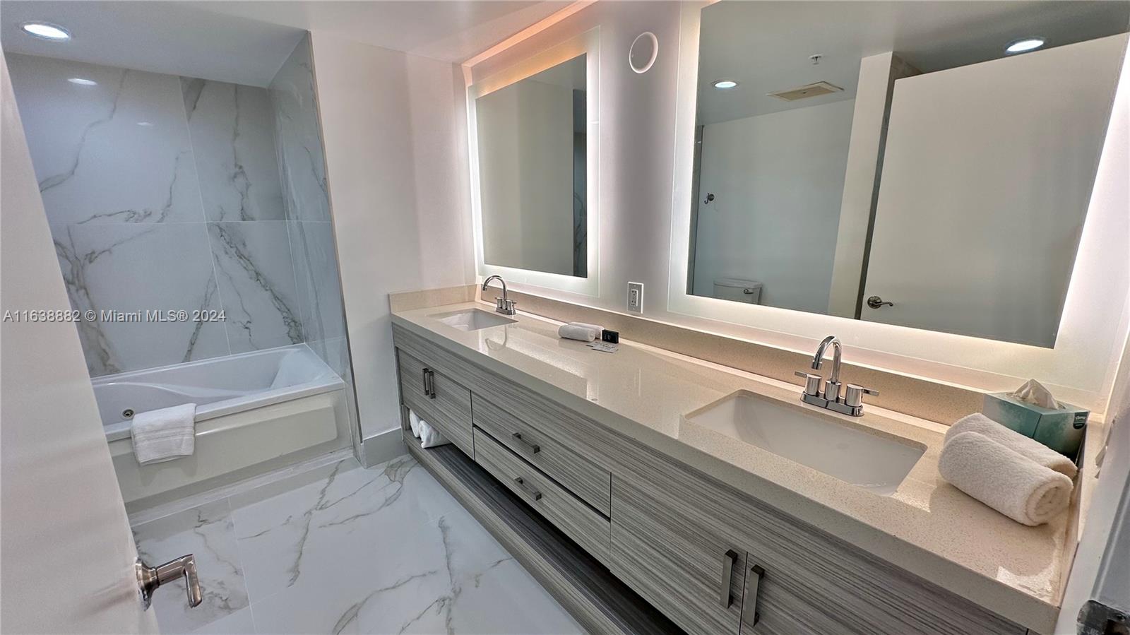 17375 Collins Ave #2003, Sunny Isles Beach, Florida image 27