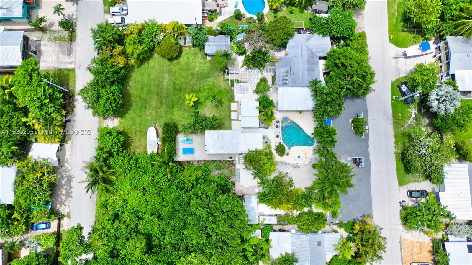 19512 Aztec Street, Sugarloaf, Florida image 30