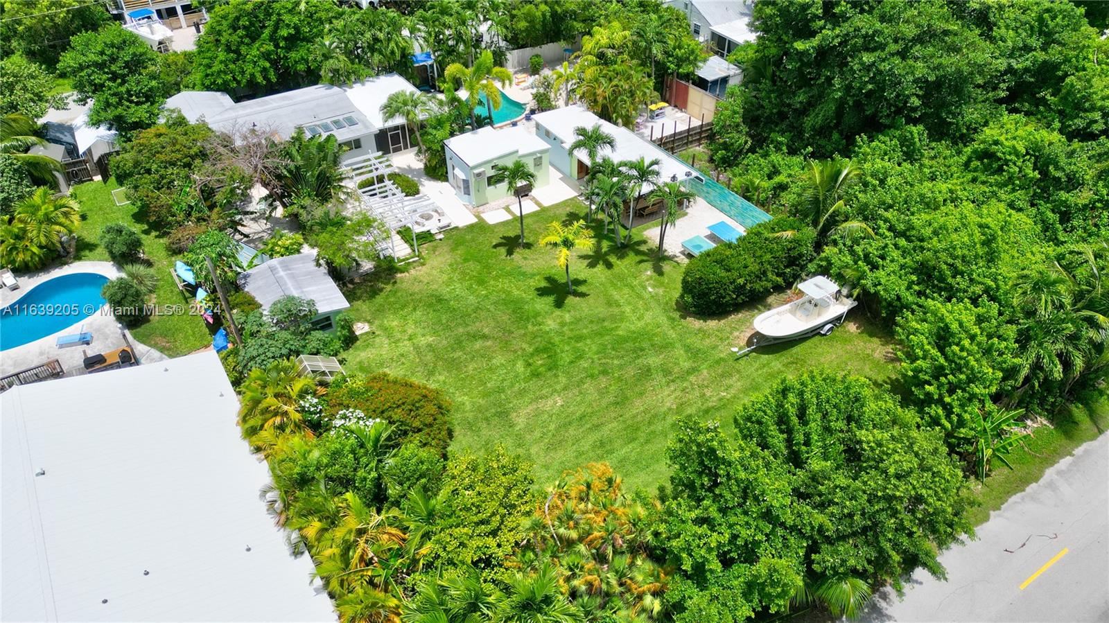 19512 Aztec Street, Sugarloaf, Florida image 34