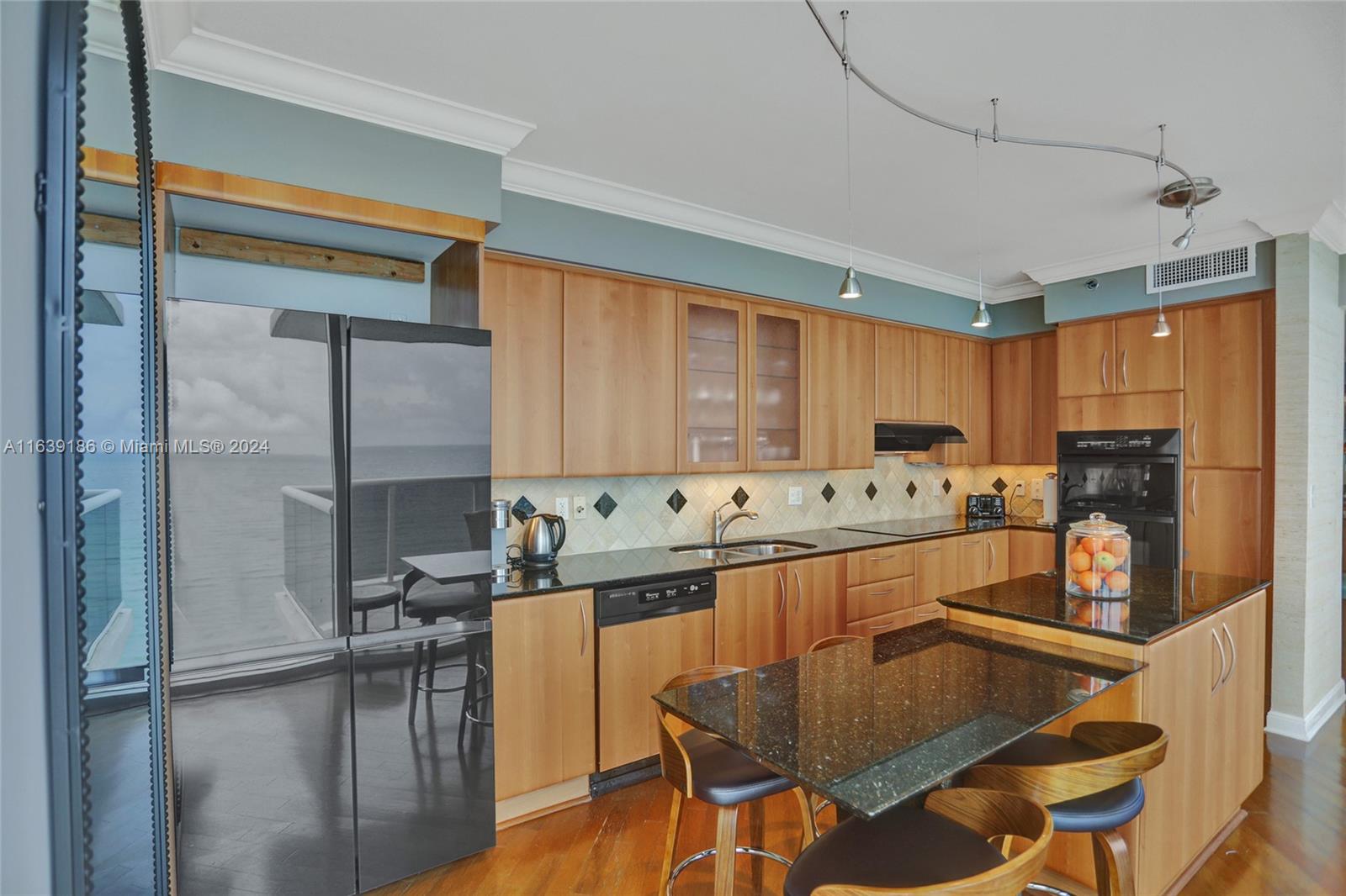 Listing Photo 18