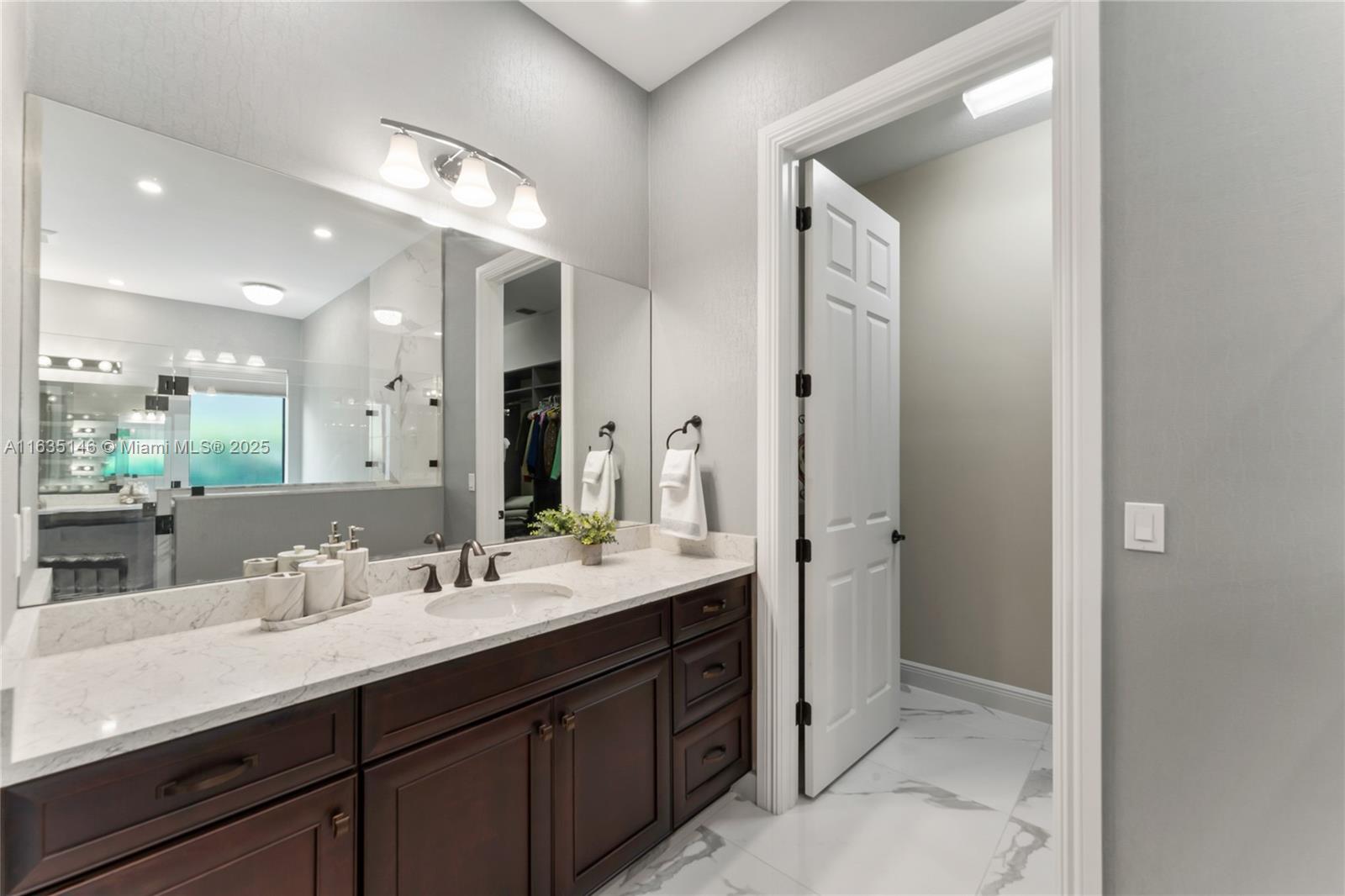 9057 Porto Way, Parkland, Florida image 34