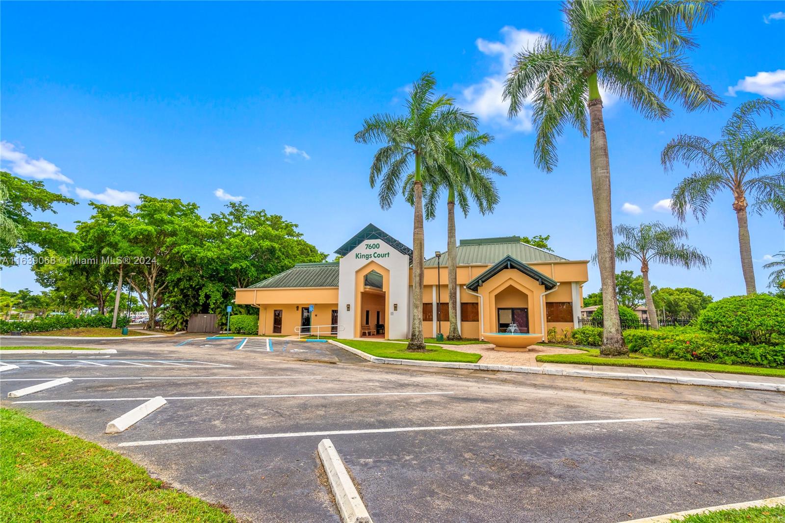 7910 E Exeter Blvd E #103, Tamarac, Florida image 24