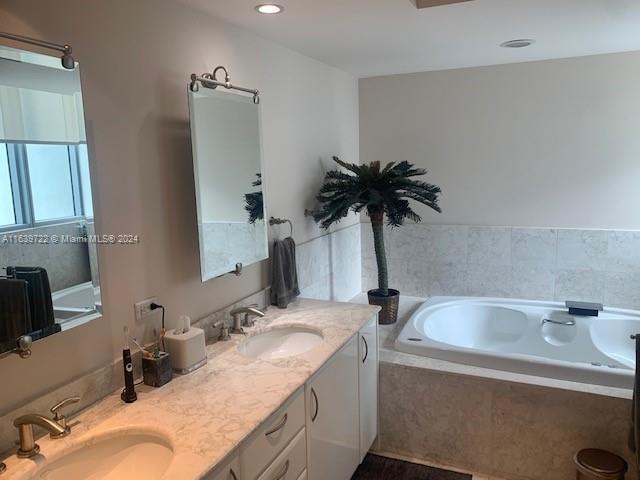 1331 Brickell Bay Dr #1202, Miami FL 33131