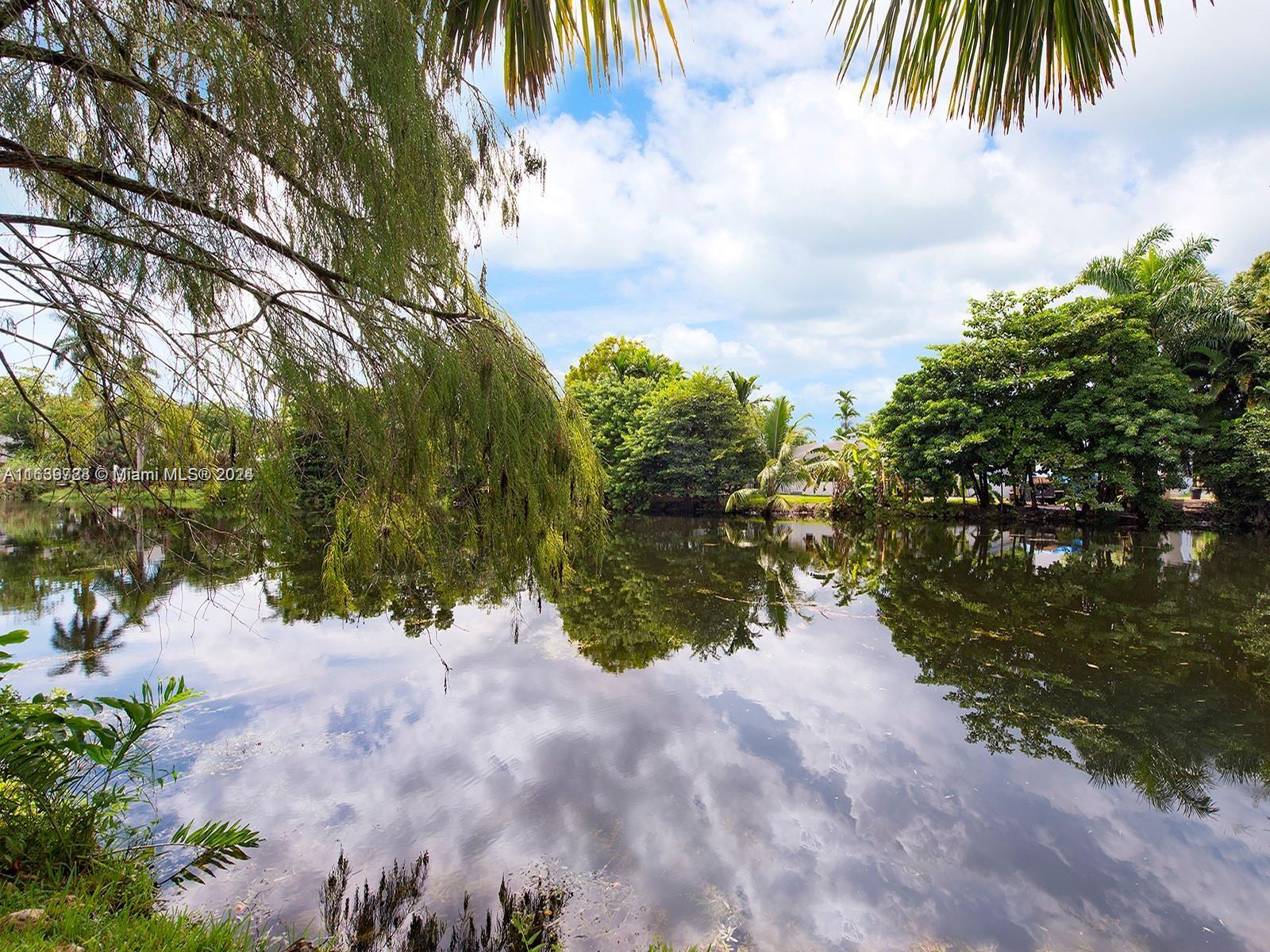 Land, Biscayne Park, Florida image 3