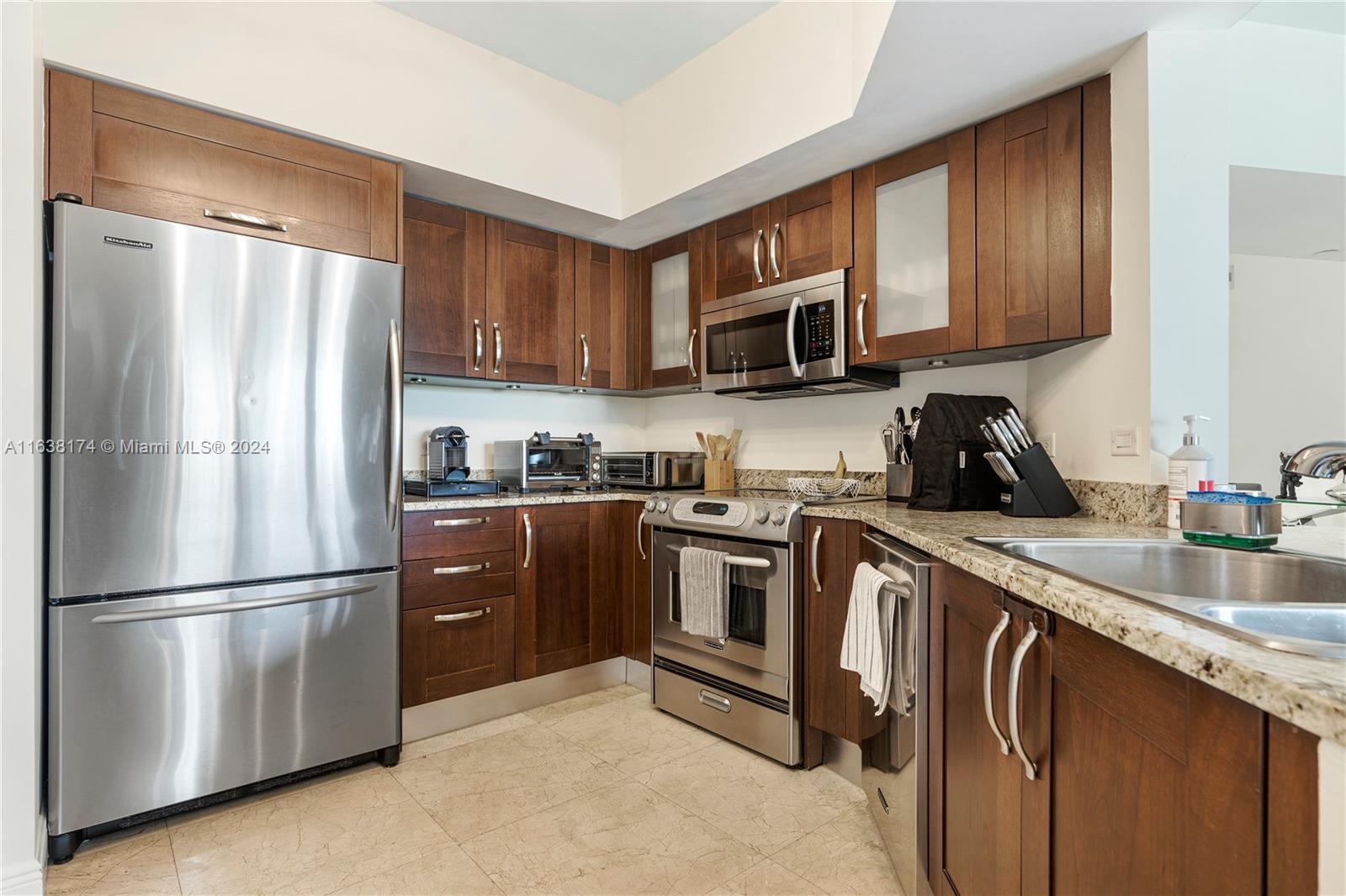 19900 E Country Club Dr #816, Aventura FL 33180