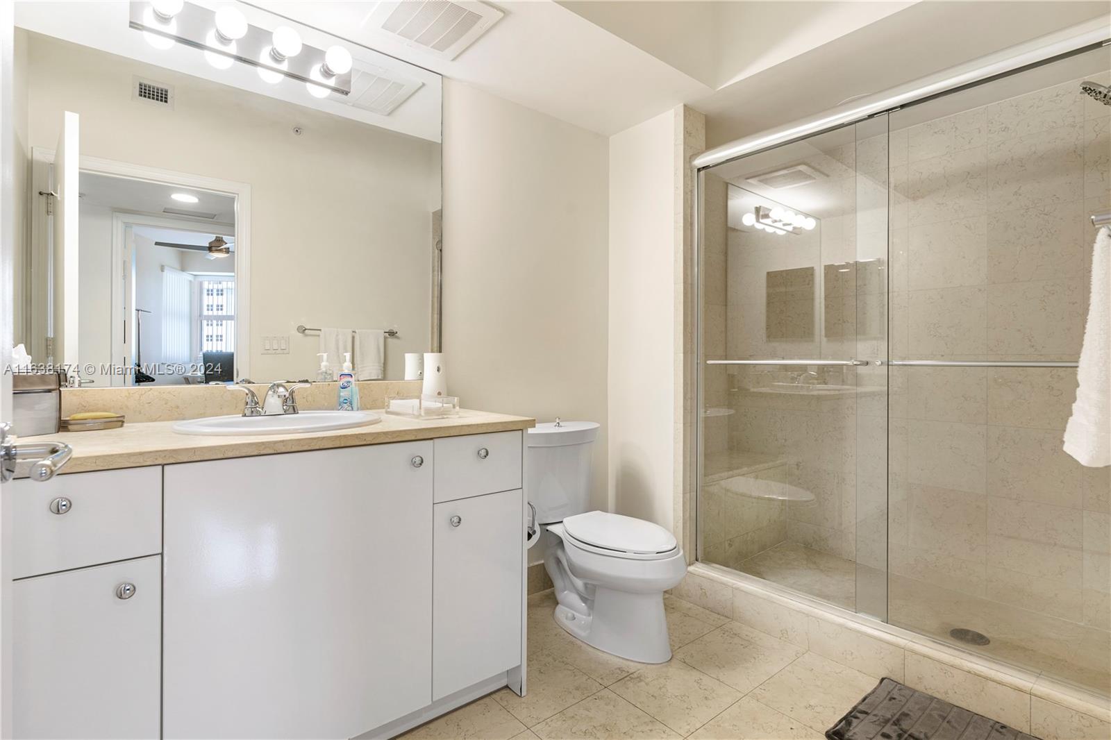 19900 E Country Club Dr #816, Aventura FL 33180