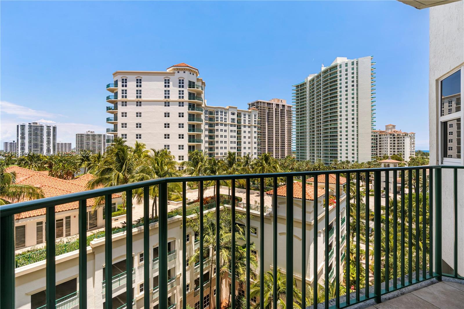 19900 E Country Club Dr #816, Aventura FL 33180