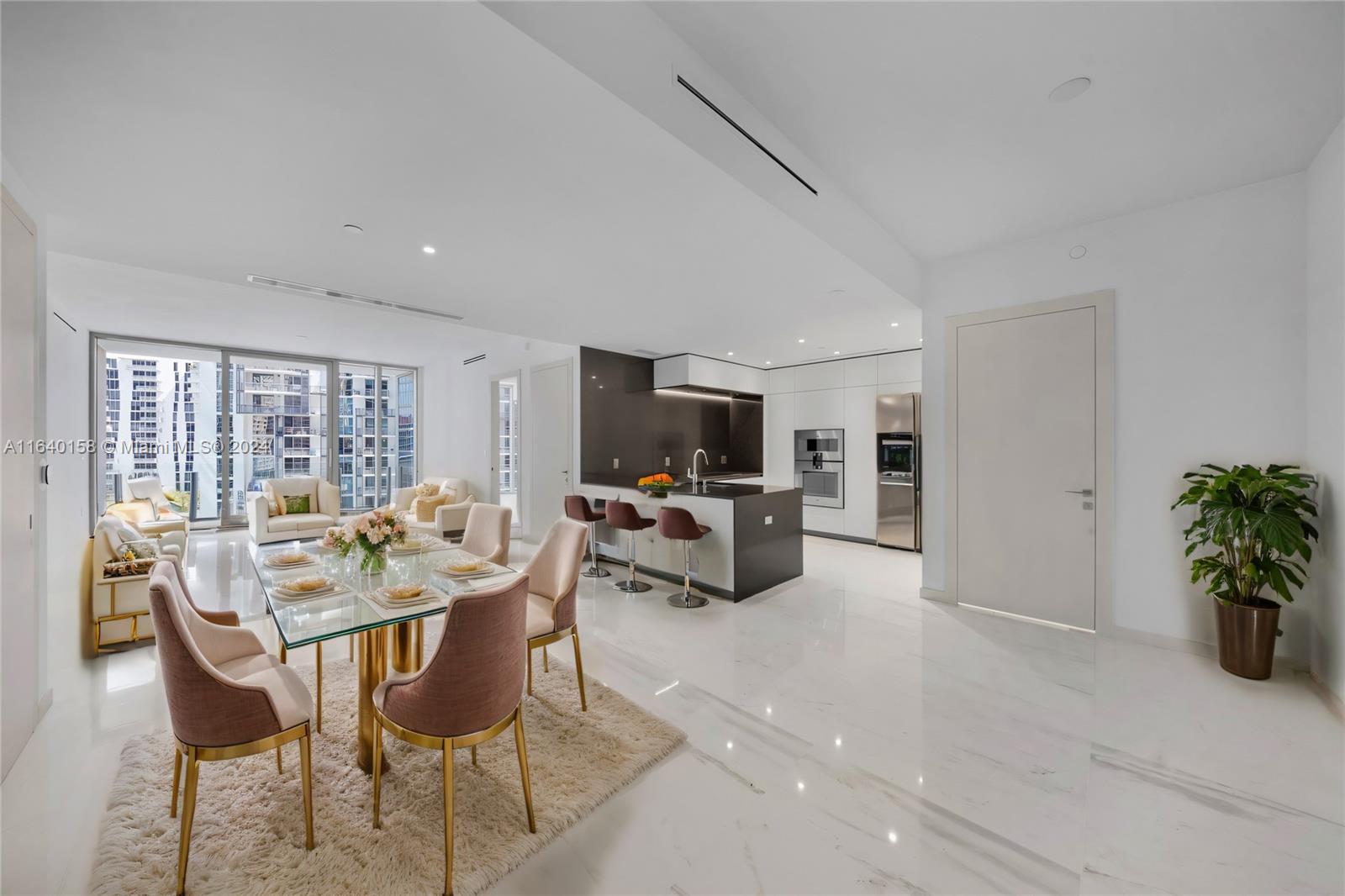 Condo for Sale in Miami, FL