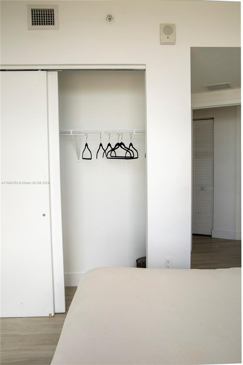 121 NE 34th St #2701, Miami FL 33137