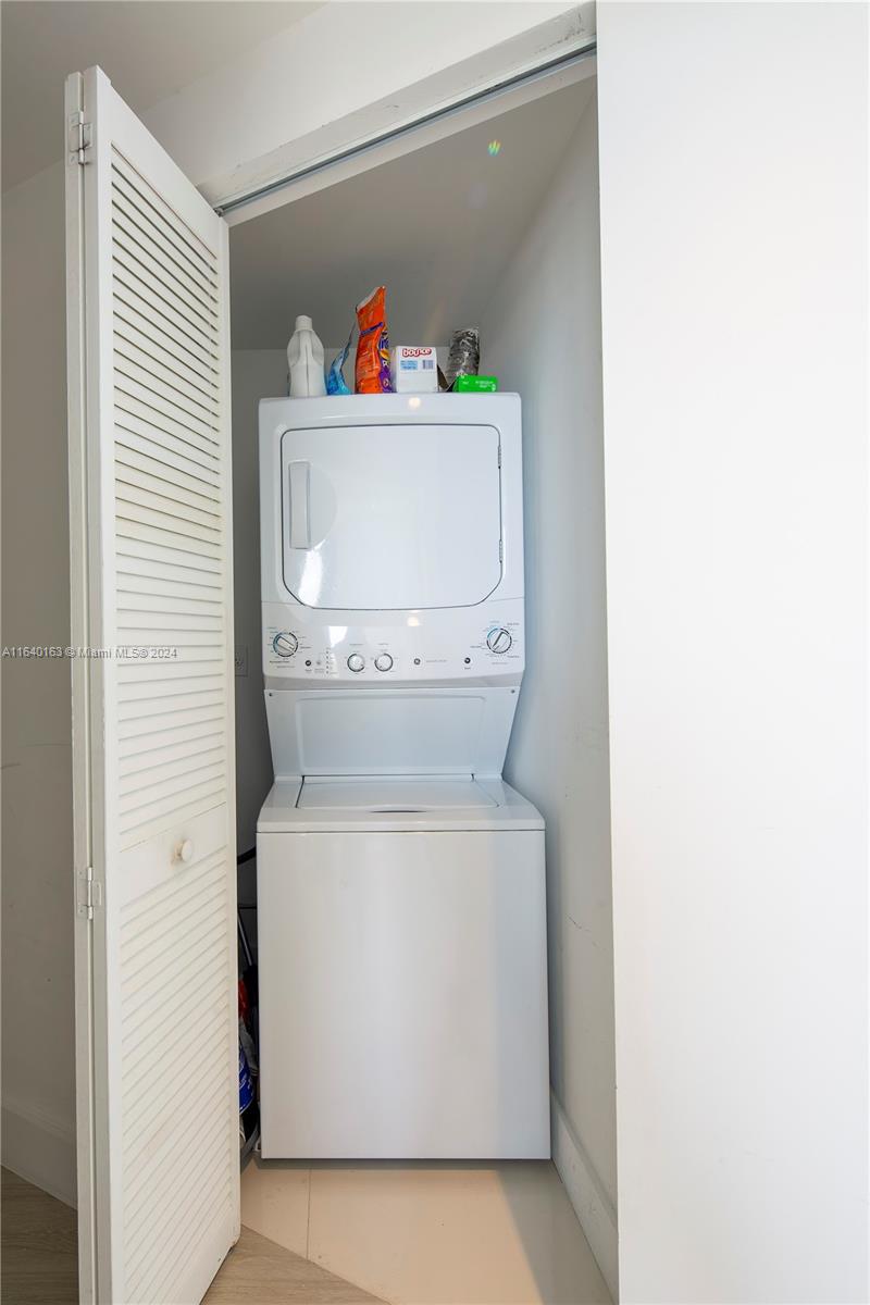121 NE 34th St #2701, Miami FL 33137