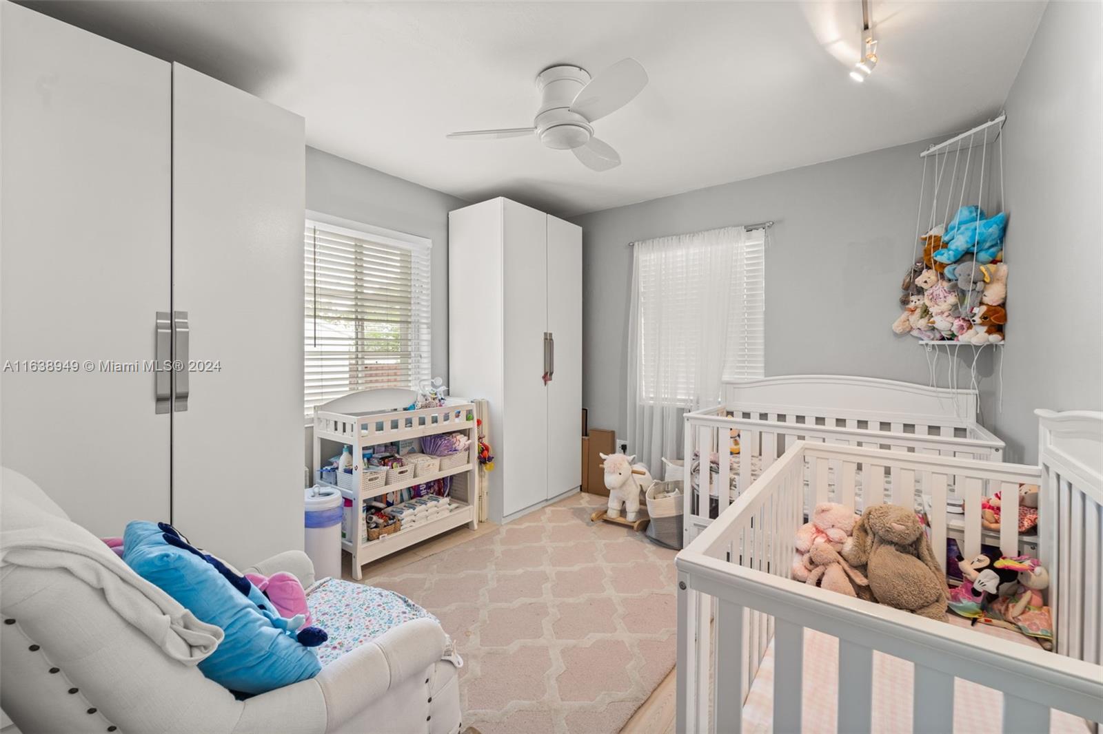 Listing Photo 11