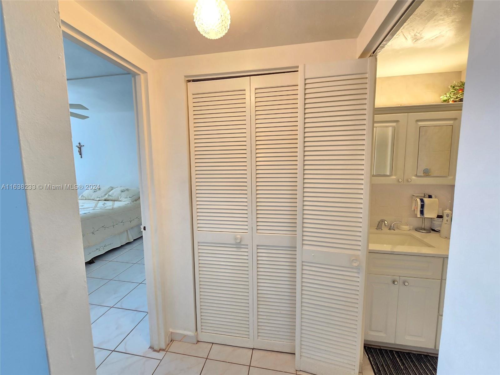 2899 Collins Ave #946, Miami Beach, Florida image 11