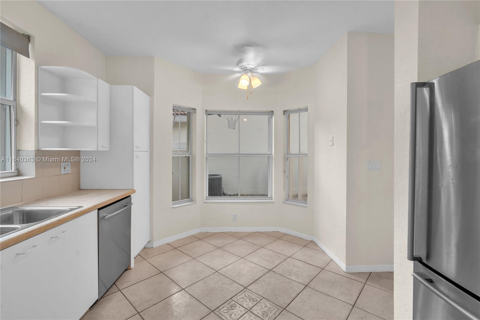 1605 Seagrape Way #1605, Hollywood, Florida image 14