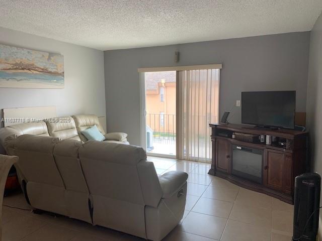 1075 W 68th St #114, Hialeah, Florida image 4