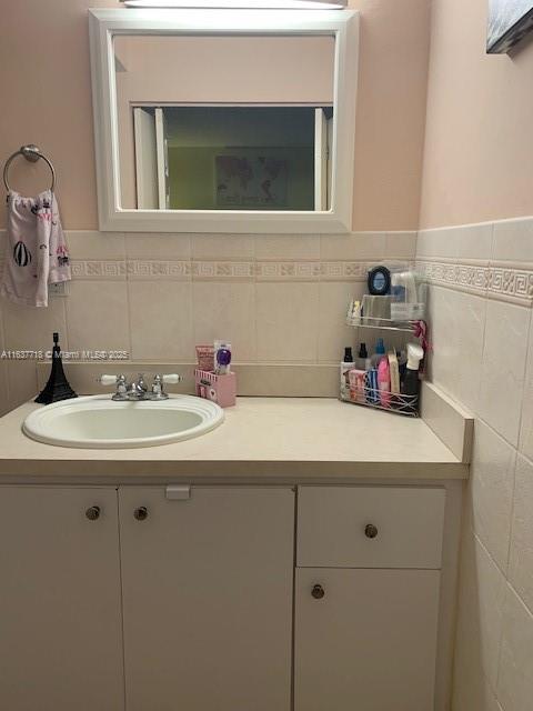 1075 W 68th St #114, Hialeah, Florida image 8