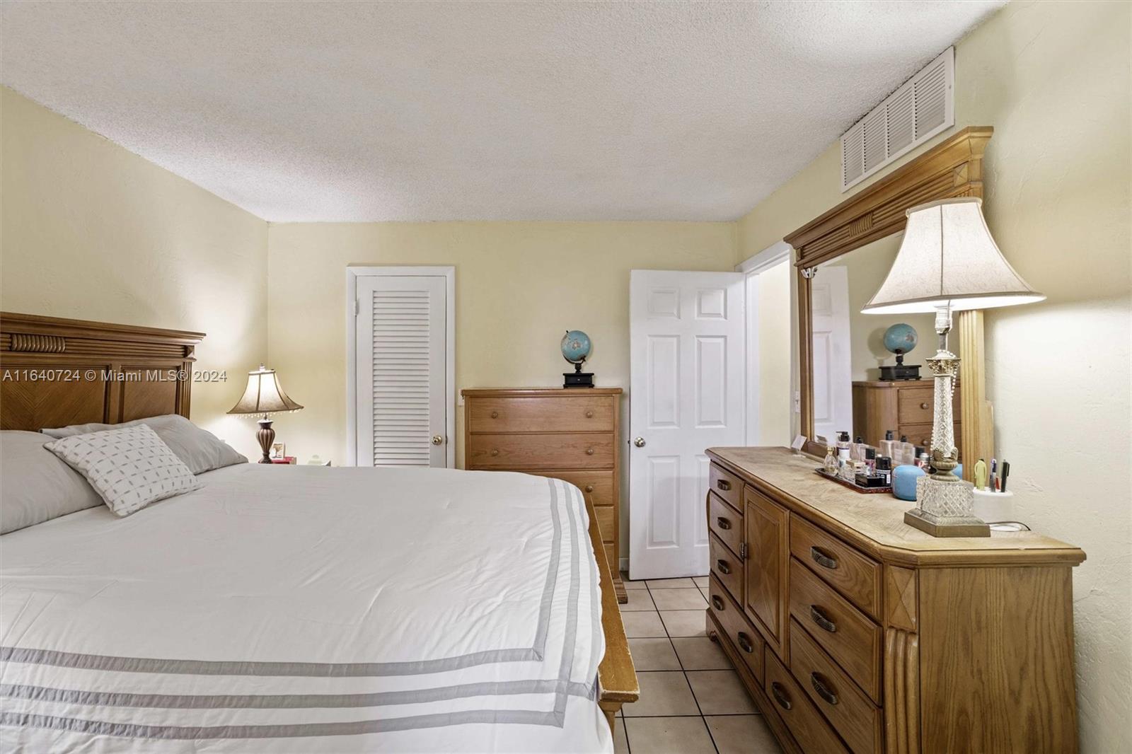1300 W 53rd St #26, Hialeah, Florida image 2