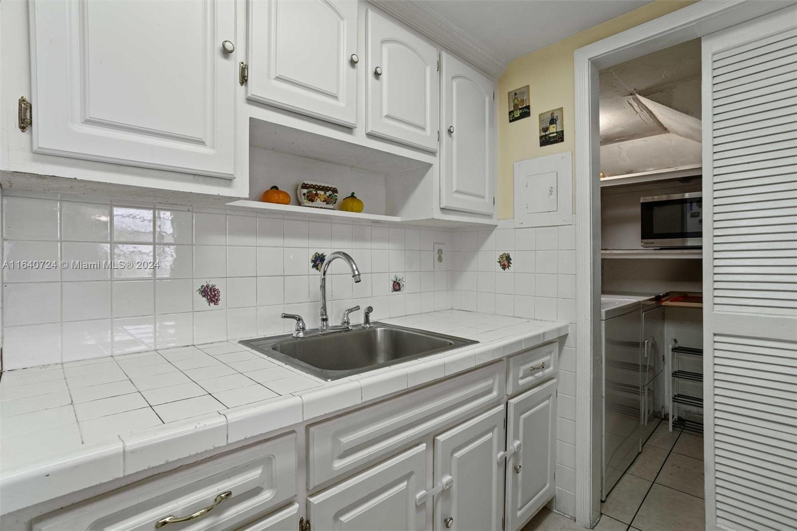 1300 W 53rd St #26, Hialeah, Florida image 8
