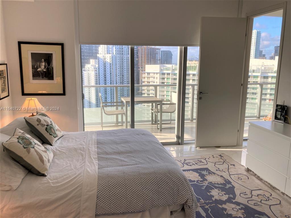 1300 Brickell Bay Dr #4105, Miami FL 33131