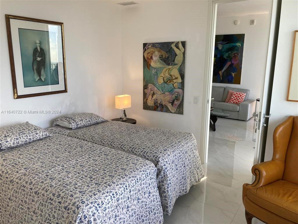 1300 Brickell Bay Dr #4105, Miami FL 33131