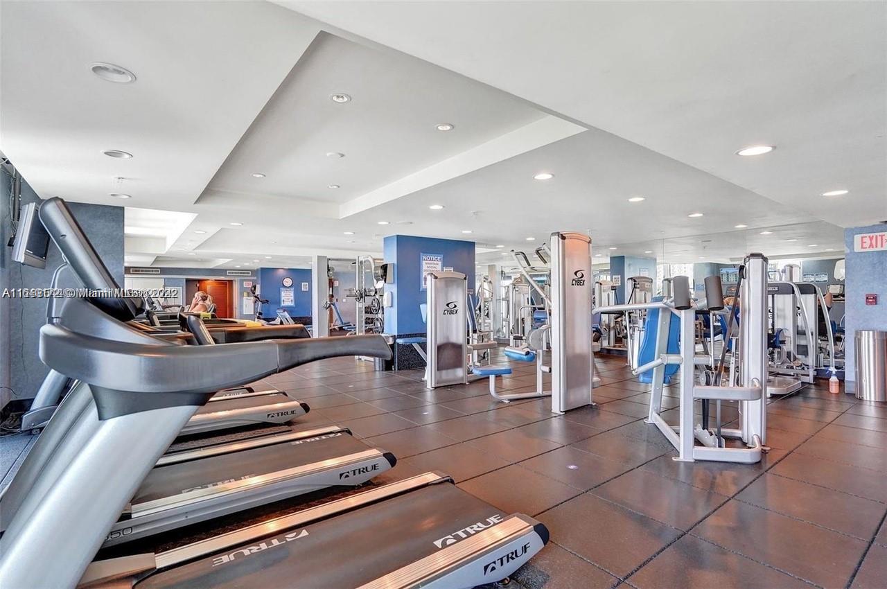 7900 Harbor Island Dr #1404, North Bay Village FL 33141